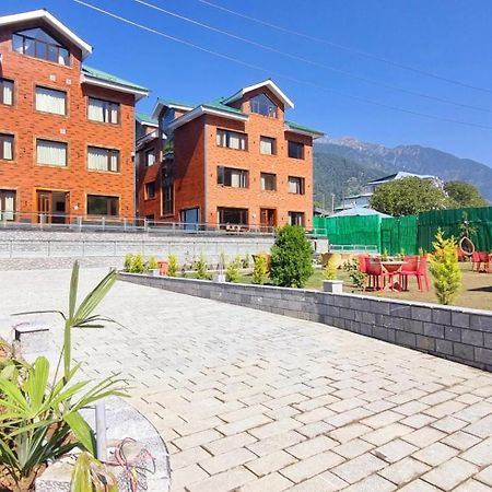 White Water Resorts Pahalgām Екстериор снимка