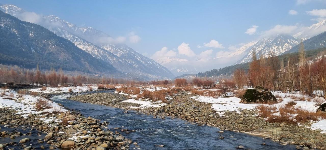 White Water Resorts Pahalgām Екстериор снимка