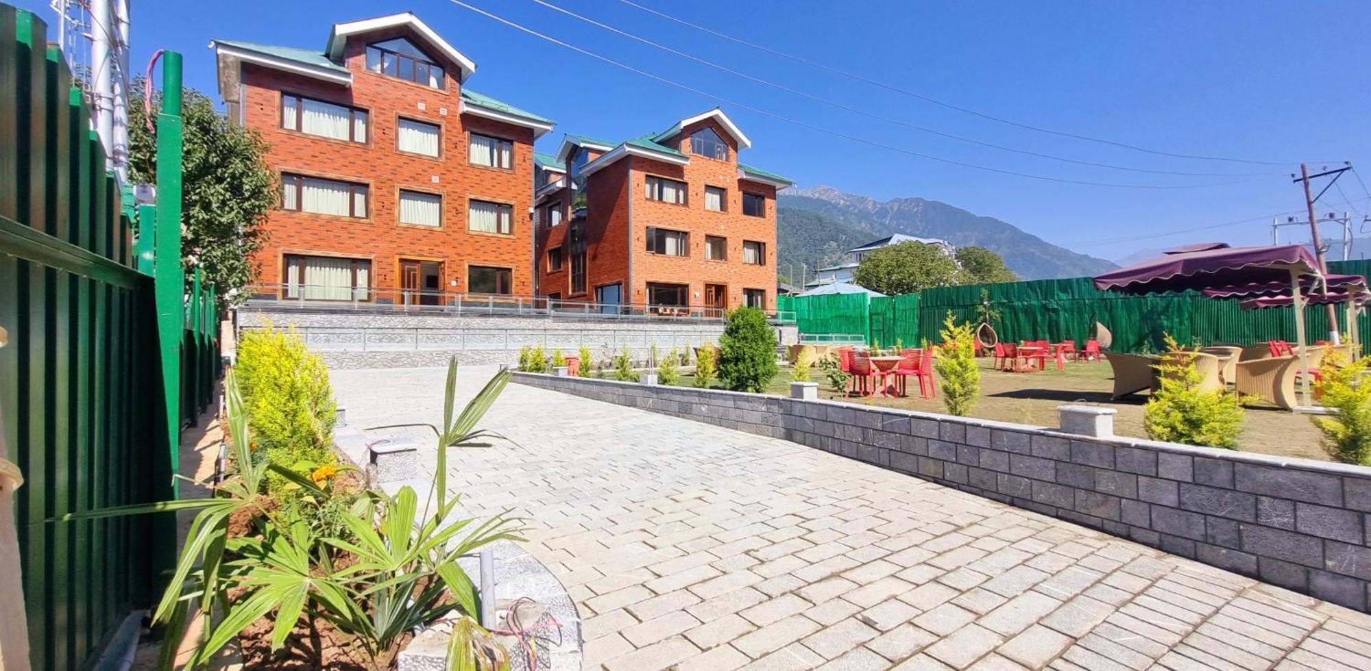 White Water Resorts Pahalgām Екстериор снимка