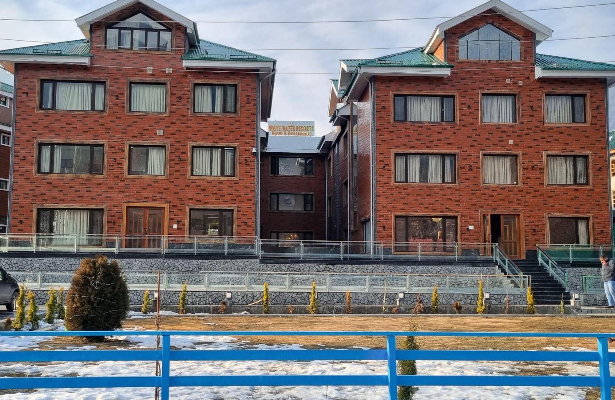 White Water Resorts Pahalgām Екстериор снимка